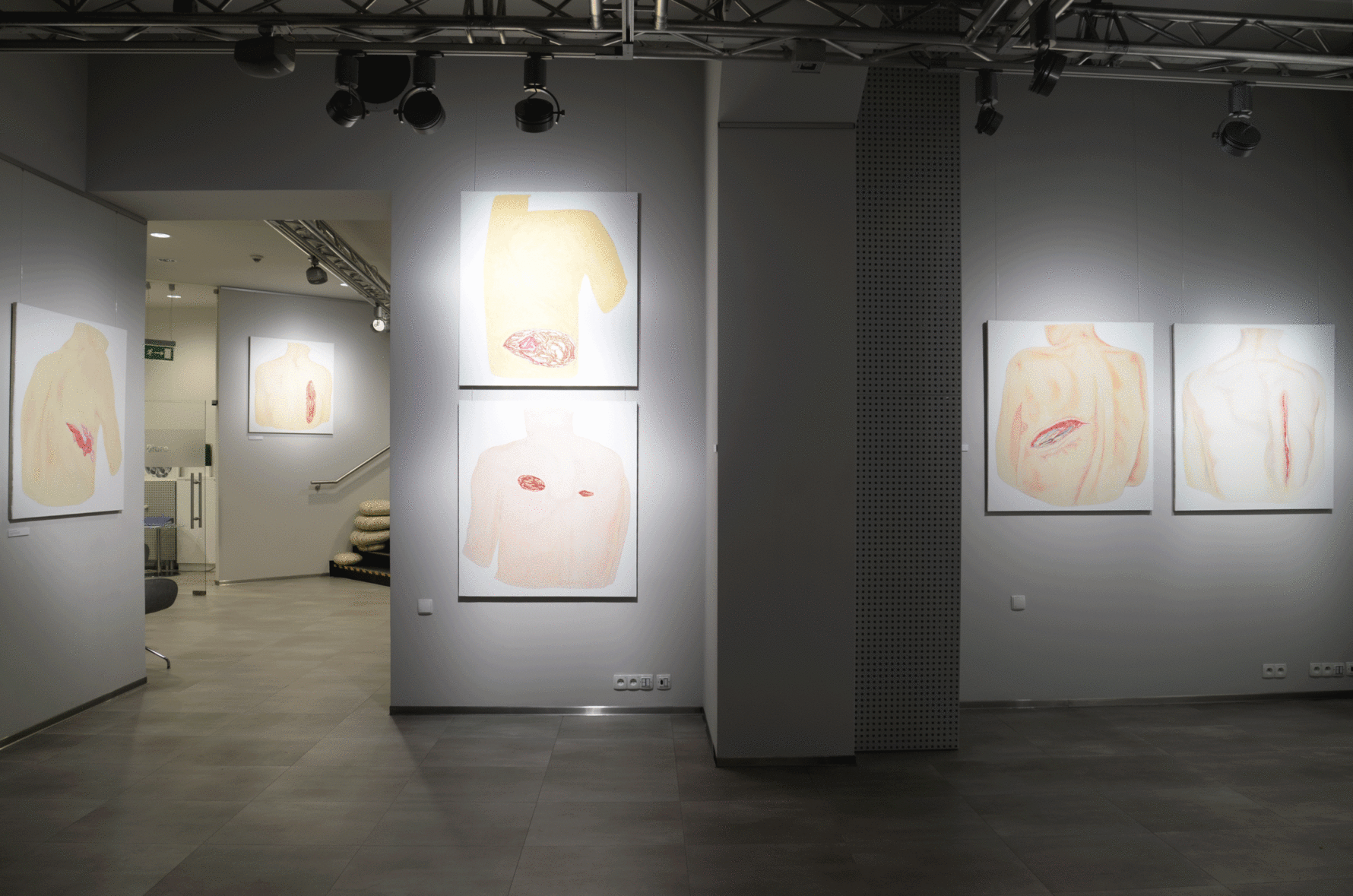 Sześć stóp nad ziemią, Galeria ASP w Krakowie , 2018 (widok wystawy)